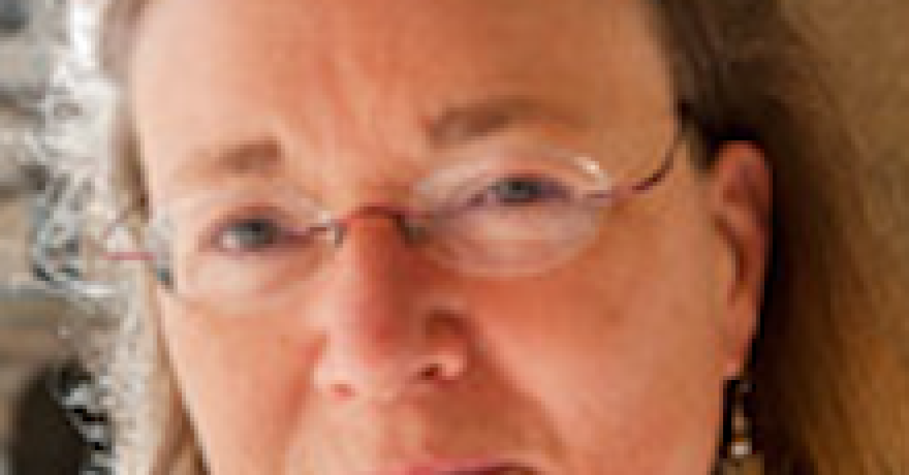 julia_bray_220x220b
